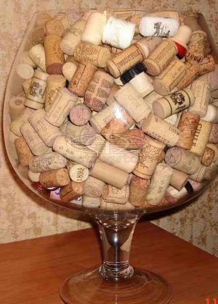 пробки от вина в вазе
