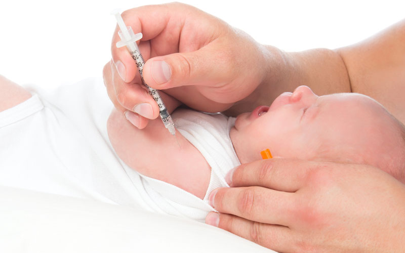 Инструкциями по применению вакцин новорожденных